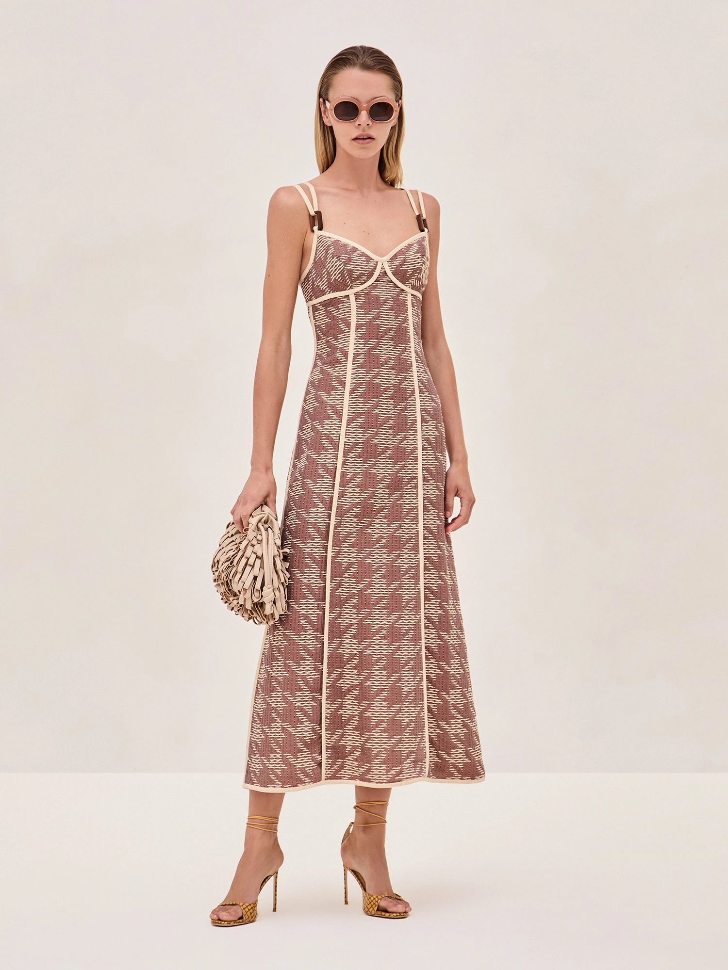 Elegant Bronzen Dress for Special Occasions